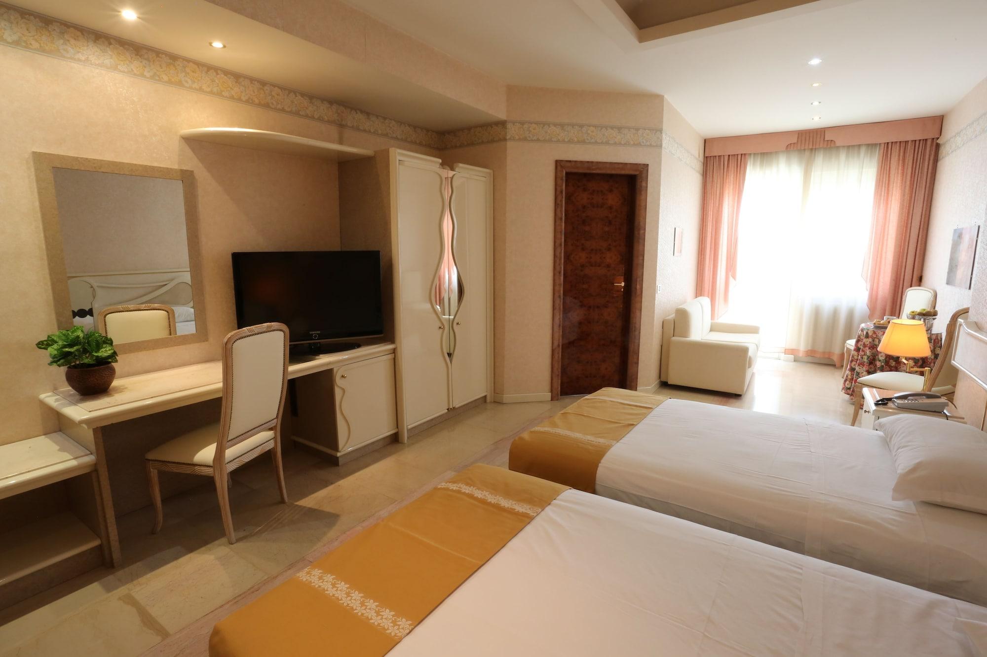 Hotel Europa Foggia Buitenkant foto