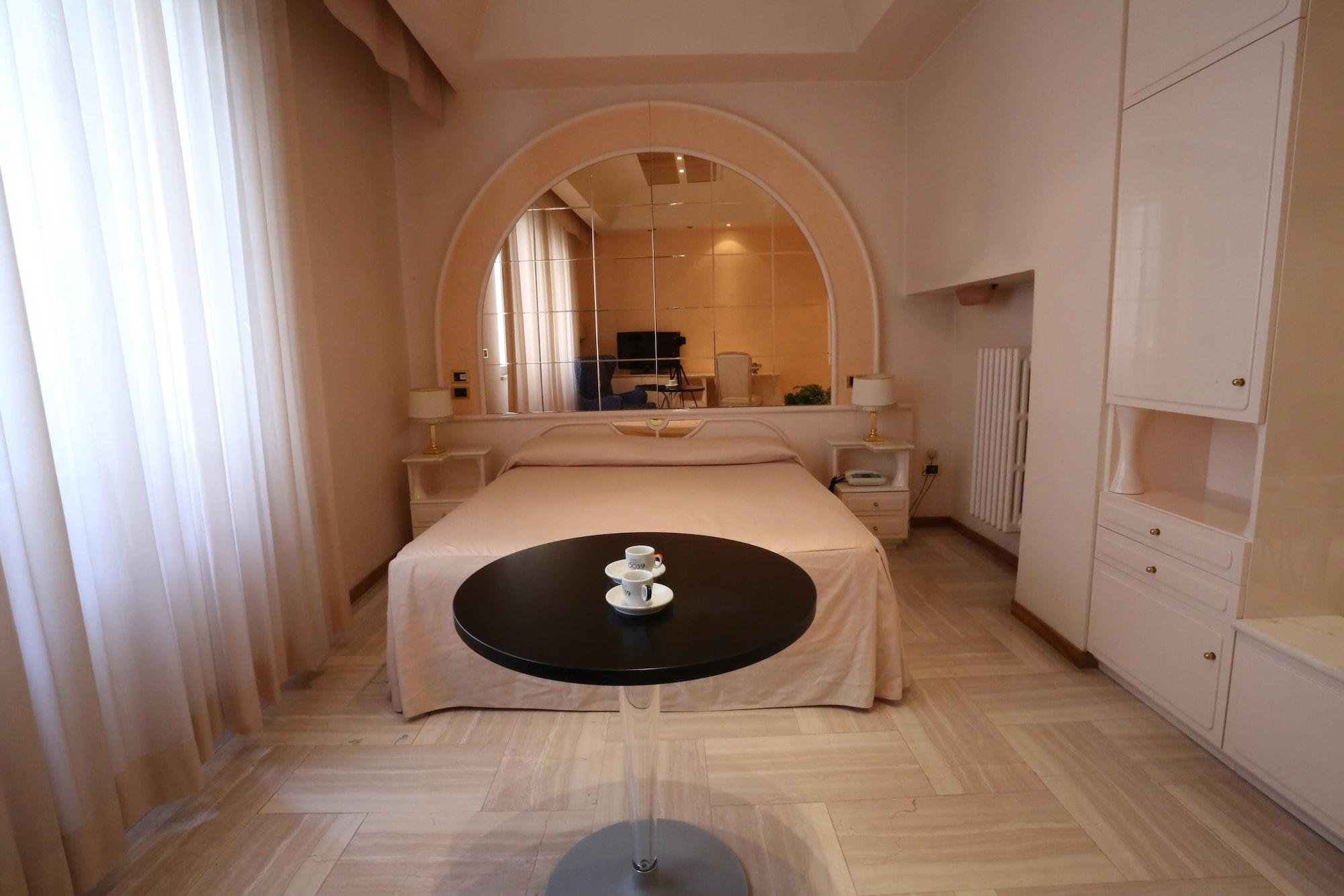 Hotel Europa Foggia Buitenkant foto