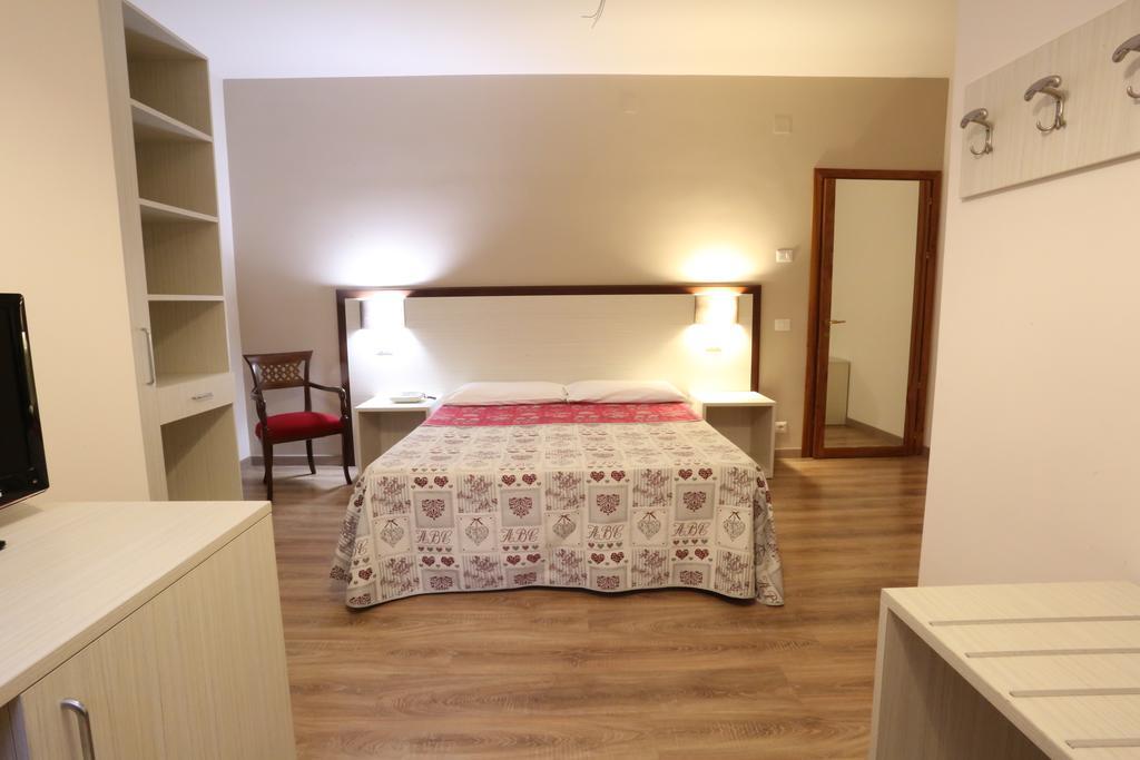 Hotel Europa Foggia Buitenkant foto