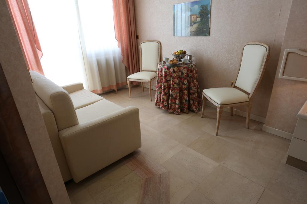 Hotel Europa Foggia Buitenkant foto