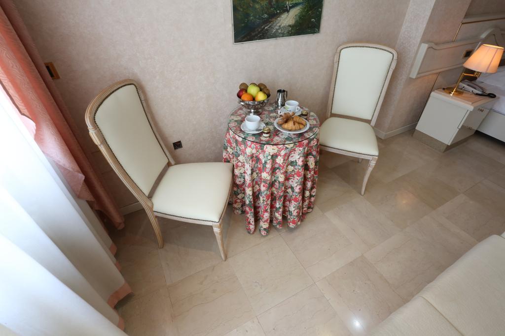 Hotel Europa Foggia Buitenkant foto