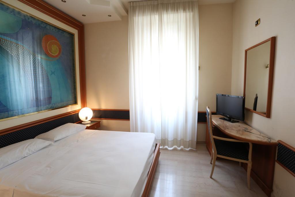 Hotel Europa Foggia Buitenkant foto