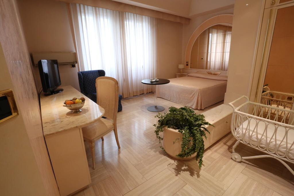 Hotel Europa Foggia Buitenkant foto