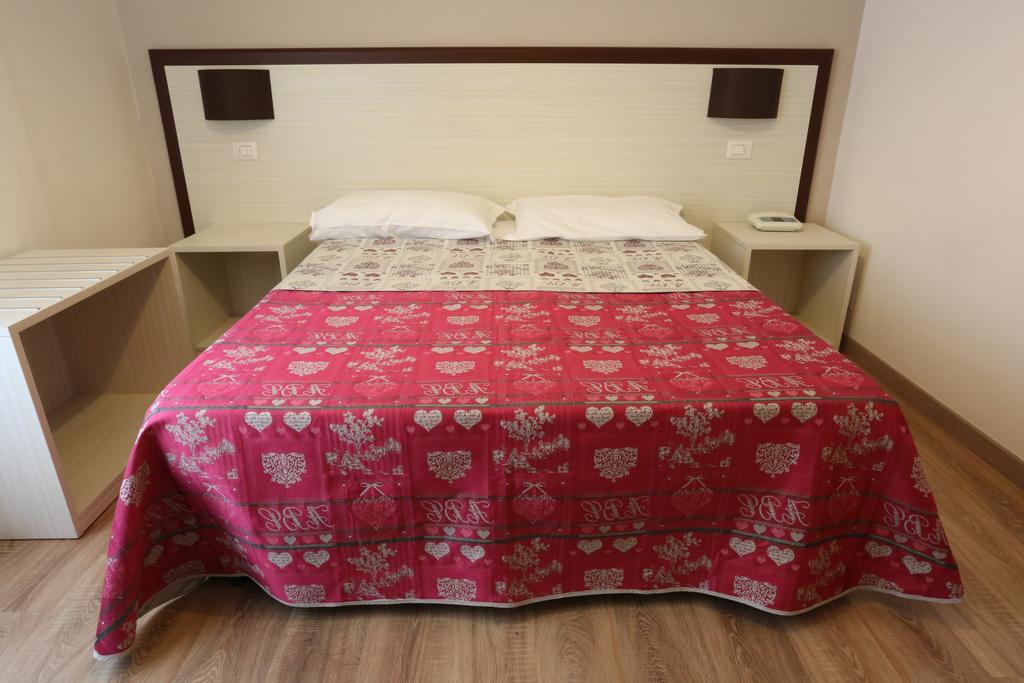 Hotel Europa Foggia Kamer foto