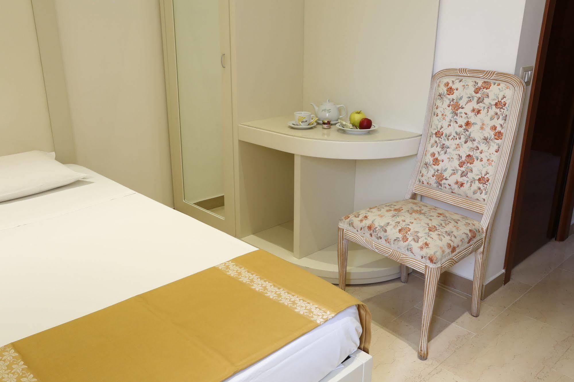 Hotel Europa Foggia Buitenkant foto