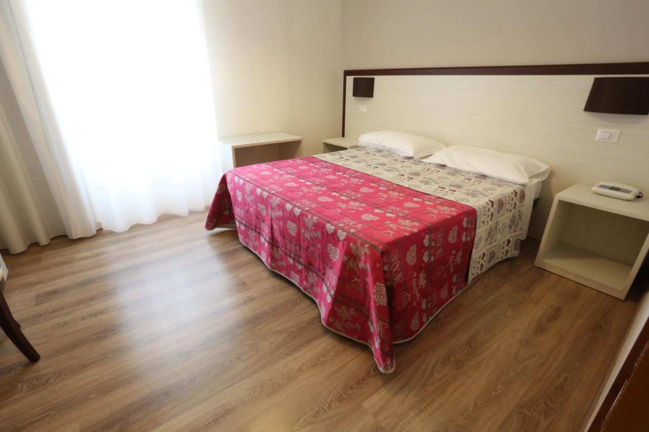 Hotel Europa Foggia Buitenkant foto