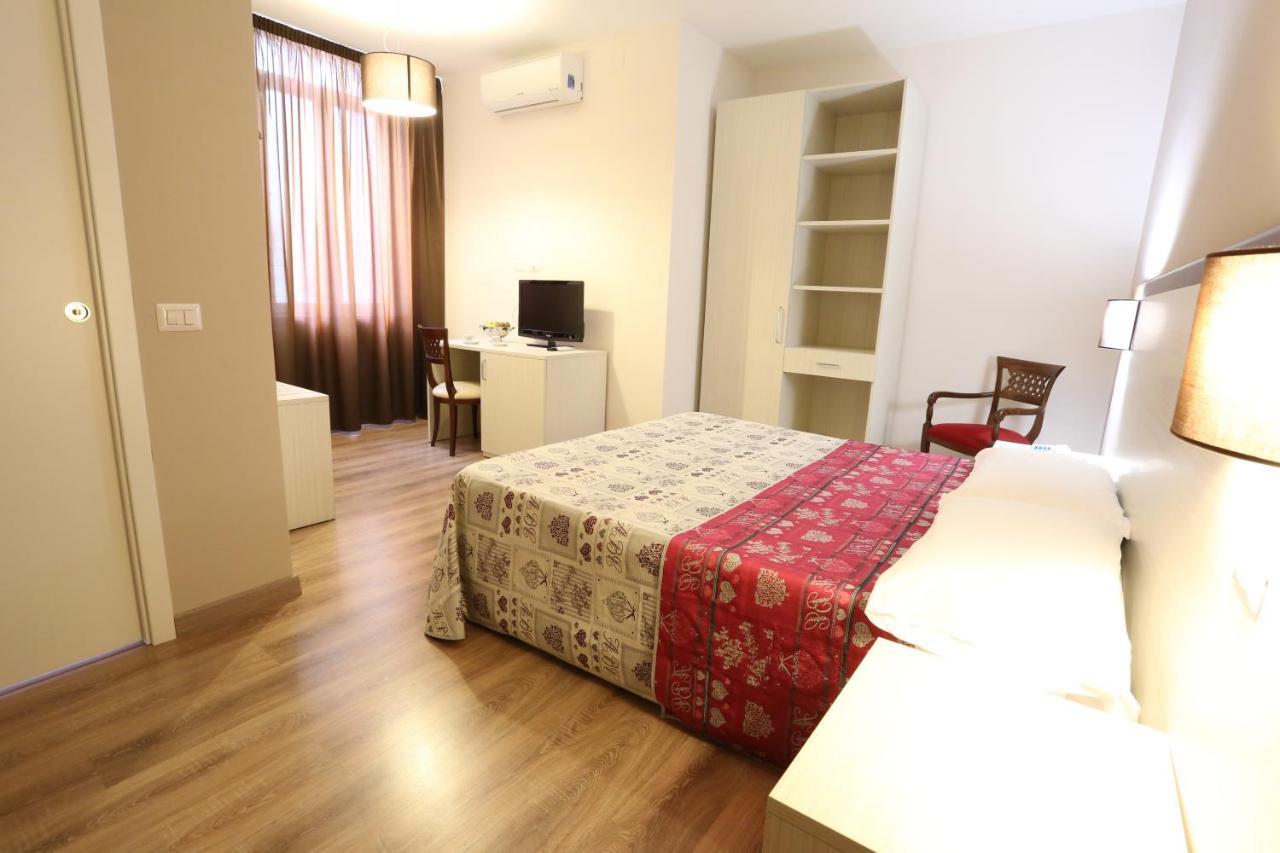 Hotel Europa Foggia Buitenkant foto
