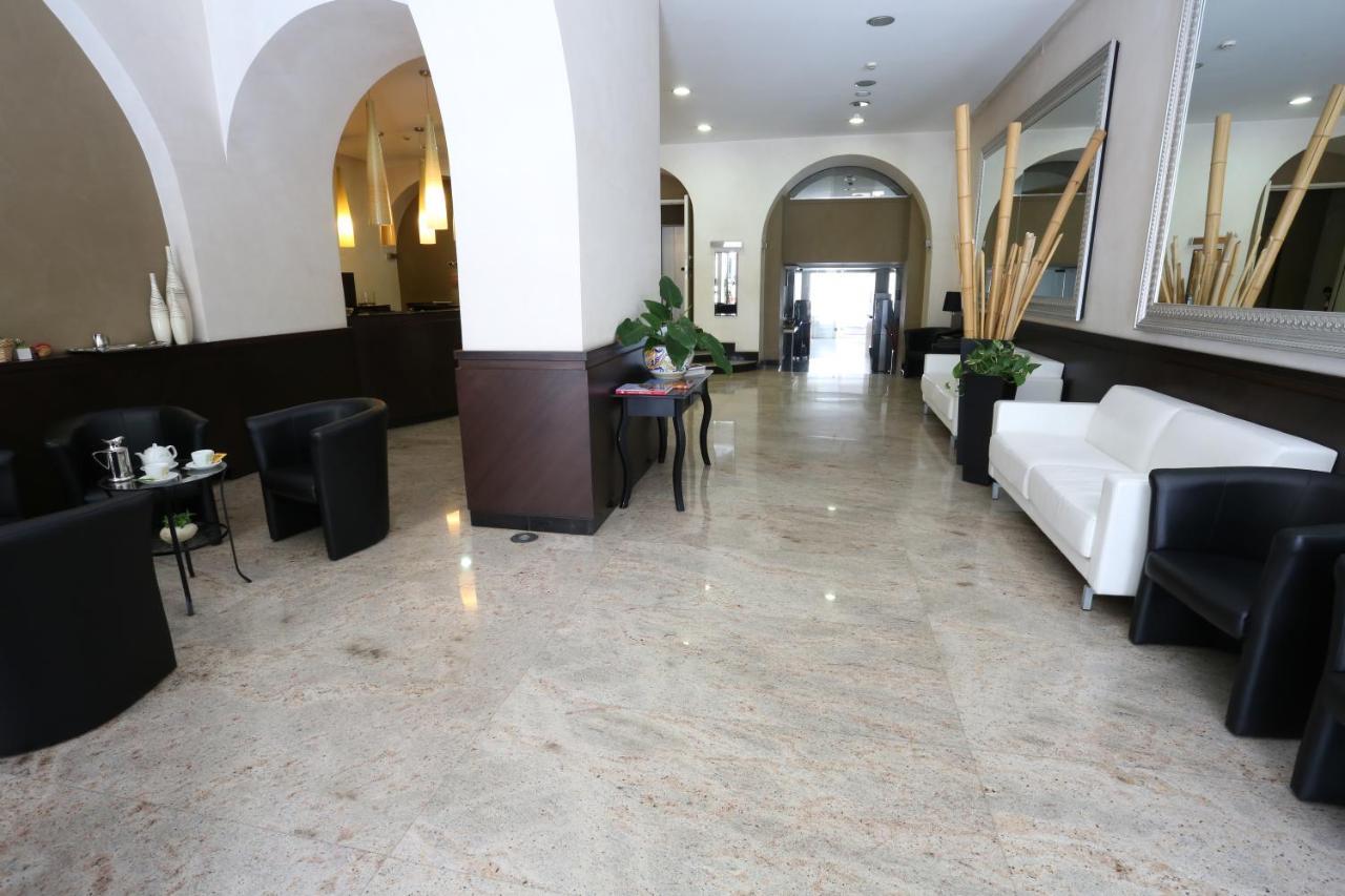 Hotel Europa Foggia Buitenkant foto